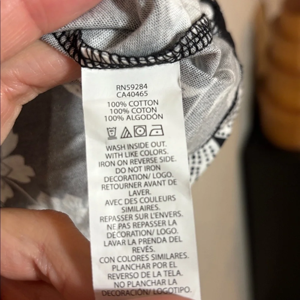 NWT The Children’s Place 100% Cotton Black & White Floral Tank Size Medium 7/8